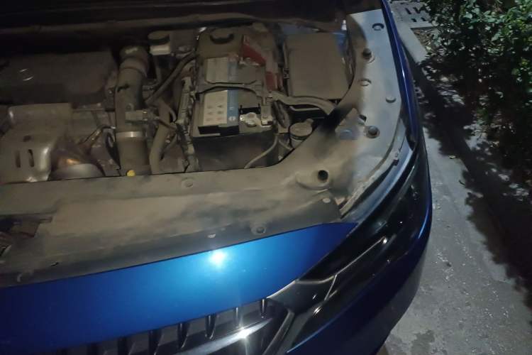 Used Buick GL6 2018 18T 6-Seater Prestige Model Engine Bay Left