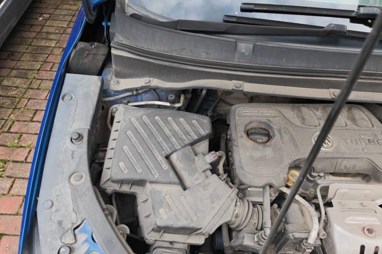Used Buick GL6 2018 18T 6-Seater Prestige Model Engine Bay Right