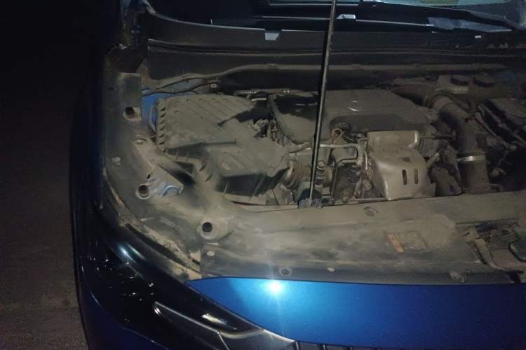 Used Buick GL6 2018 18T 6-Seater Prestige Model Engine Bay Right