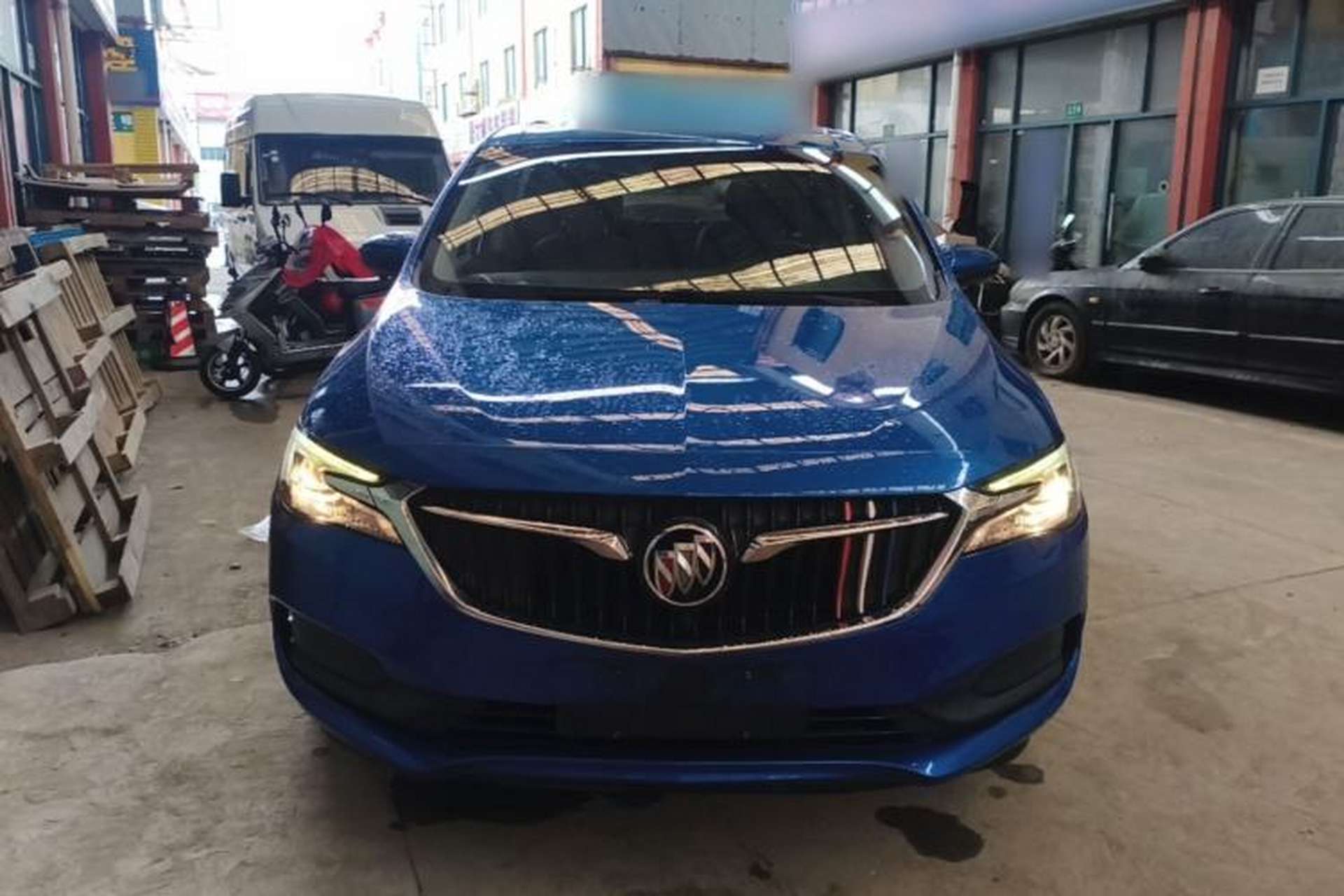 Used Buick GL6 2018 18T 6-Seater Luxury Model Front