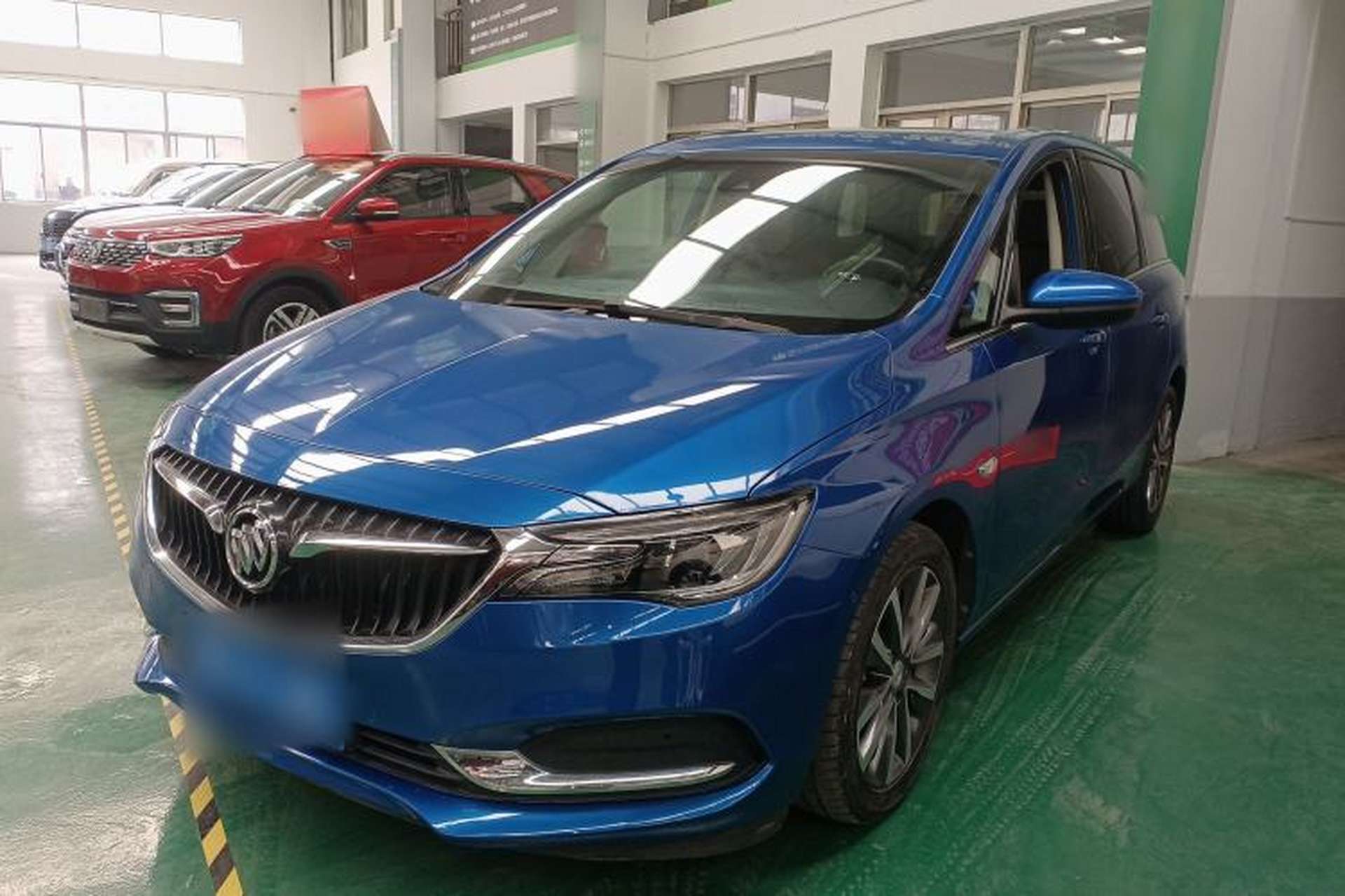 Used Buick GL6 2018 18T 6-Seater Prestige Model Front Left 45 Deg