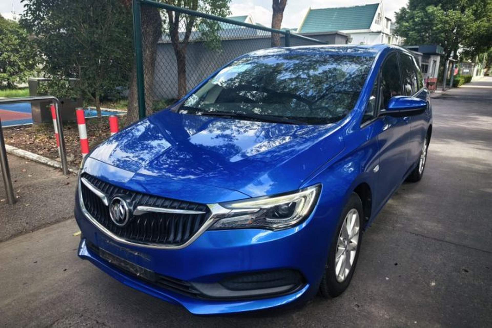 Used Buick GL6 2018 18T 5-seat Luxury Model Front Left 45 Deg