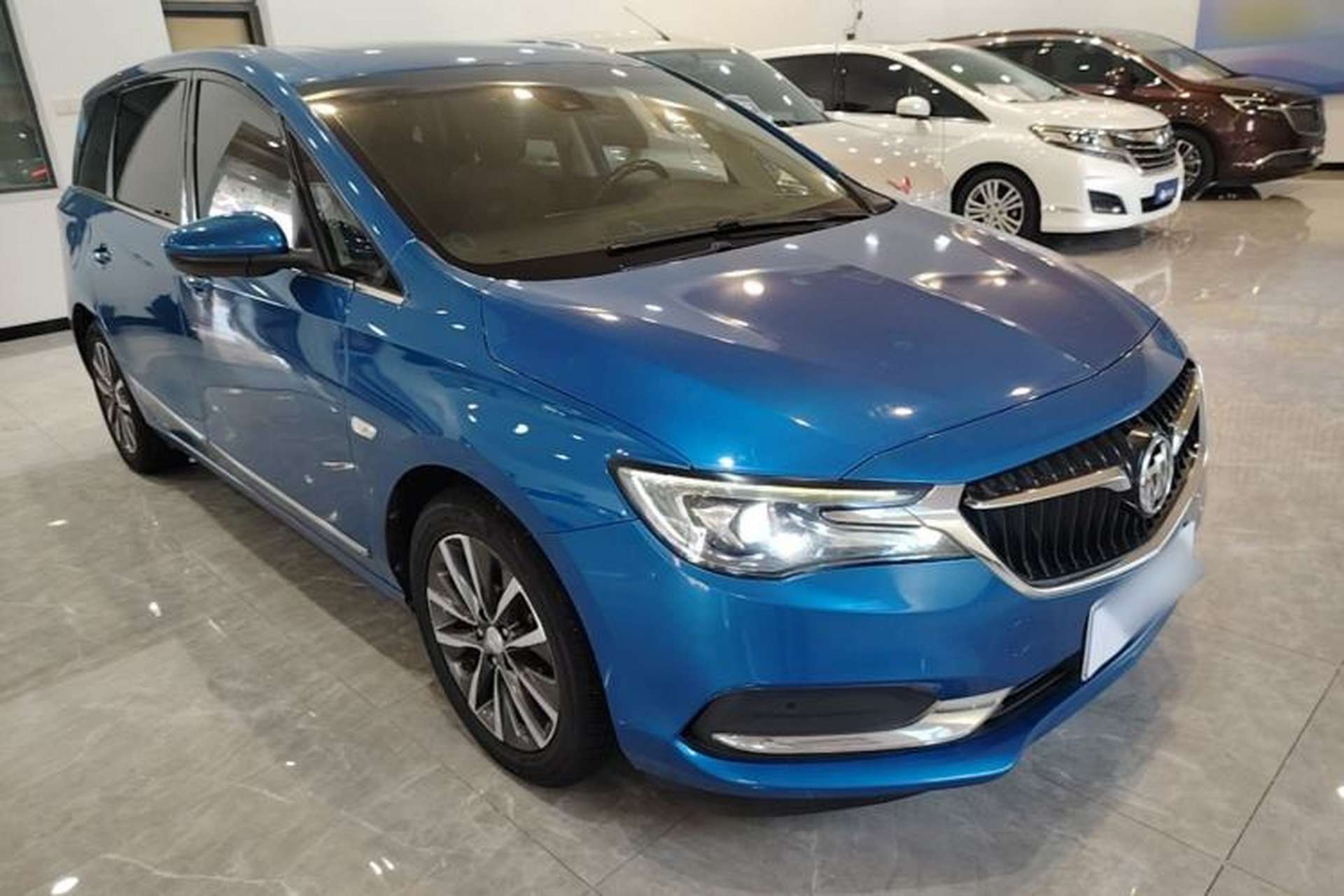 Used Buick GL6 2018 18T 6-Seater Prestige Model Front Right 45 Deg