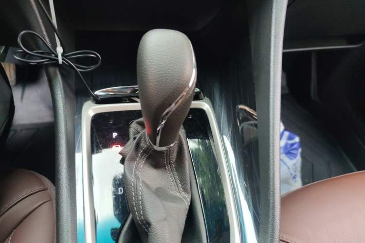 Used Buick GL6 2018 18T 6-Seater Prestige Model Gear Lever