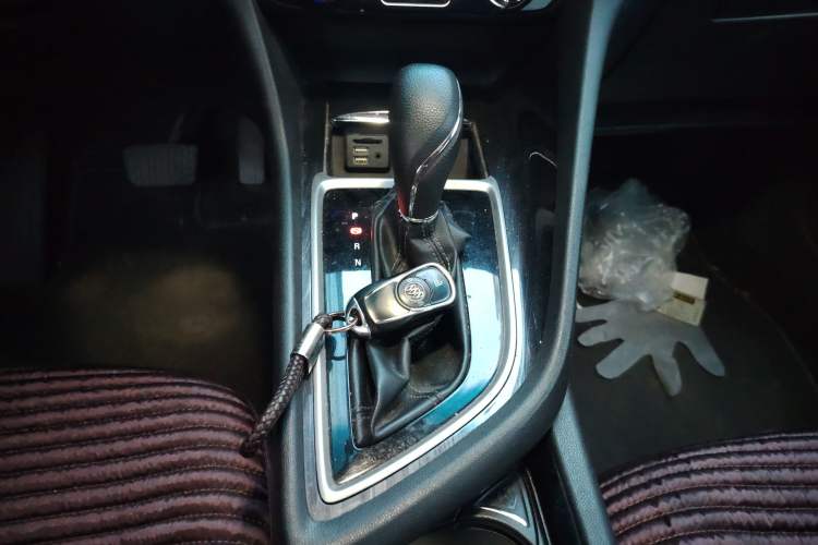 Used Buick GL6 2018 18T 6-Seater Prestige Model Gear Lever