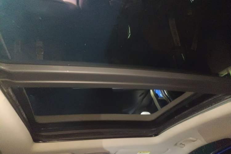 Used Buick GL6 2018 18T 6-Seater Prestige Model Headliner