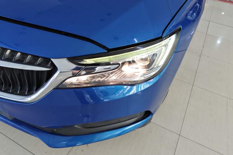Used Buick GL6 2018 18T 6-Seater Elite Model Left Front Headlight