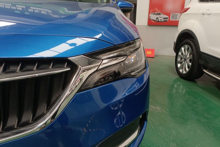 Used Buick GL6 2018 18T 6-Seater Prestige Model Left Front Headlight