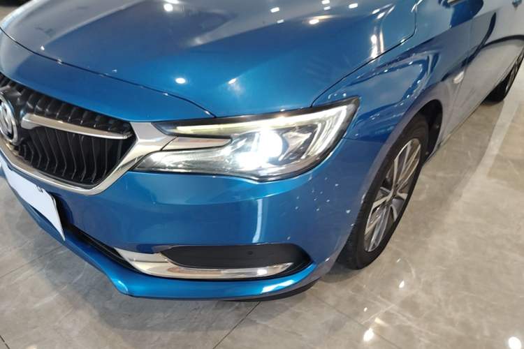 Used Buick GL6 2018 18T 6-Seater Prestige Model Left Front Headlight