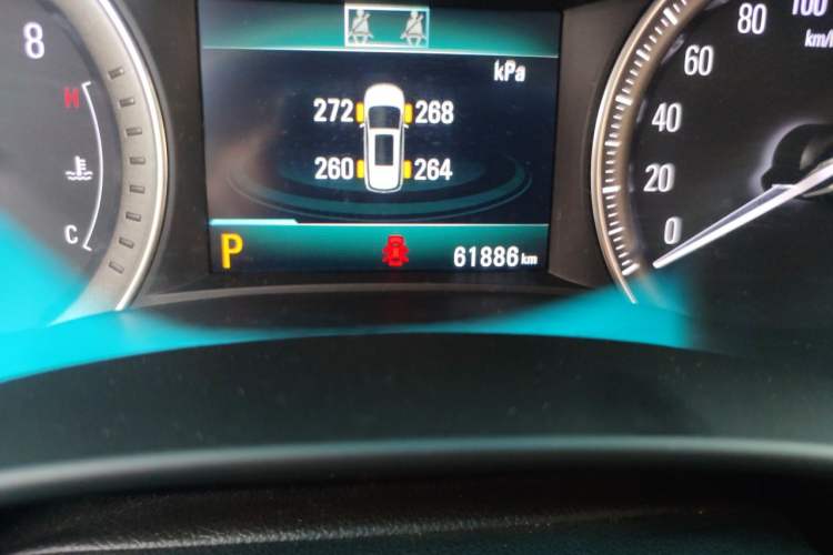 Used Buick GL6 2018 18T 6-Seater Prestige Model Odometer Close Up