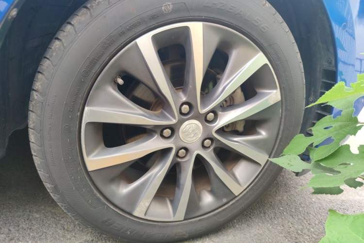 Used Buick GL6 2018 18T 6-Seater Prestige Model Right Front Wheel Hub