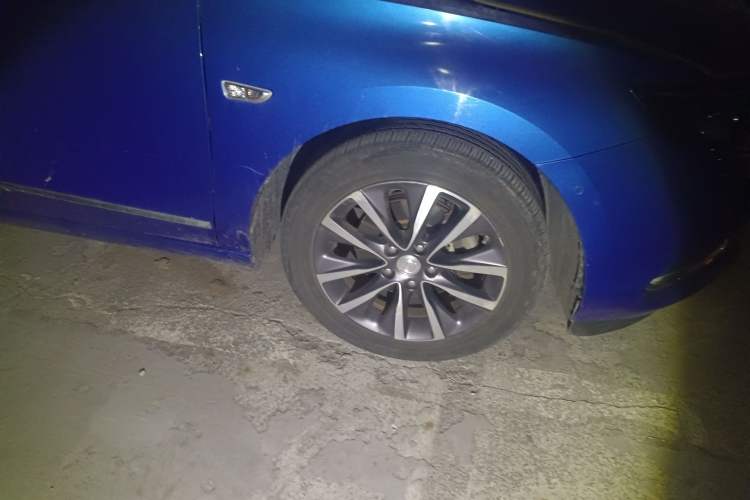 Used Buick GL6 2018 18T 6-Seater Prestige Model Right Front Wheel Hub