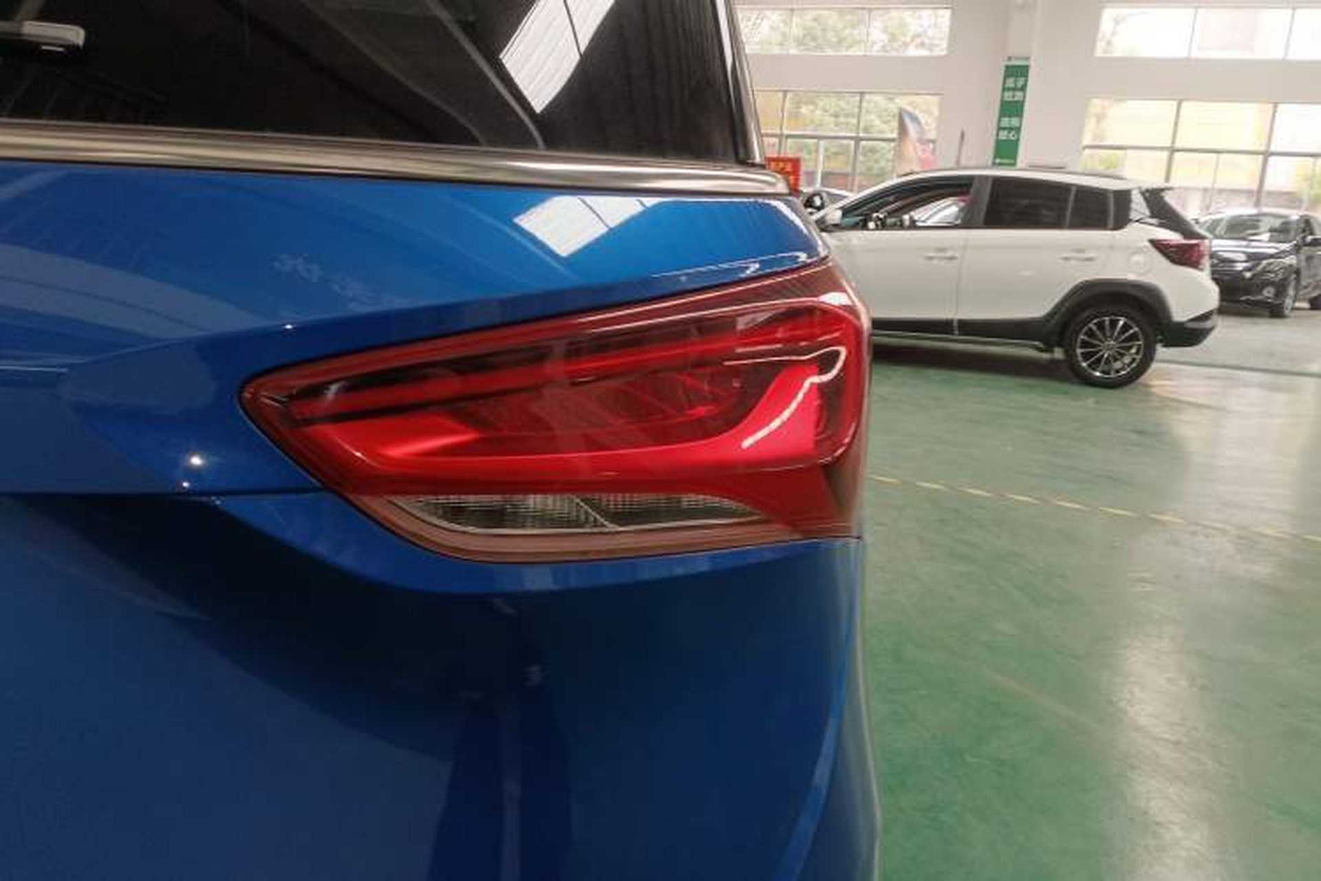 Used Buick GL6 2018 18T 6-Seater Prestige Model Right Rear Taillight