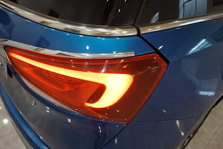Used Buick GL6 2018 18T 6-Seater Prestige Model Right Rear Taillight