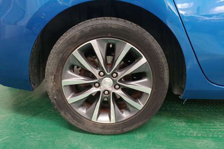 Used Buick GL6 2018 18T 6-Seater Prestige Model Right Rear Wheel Hub