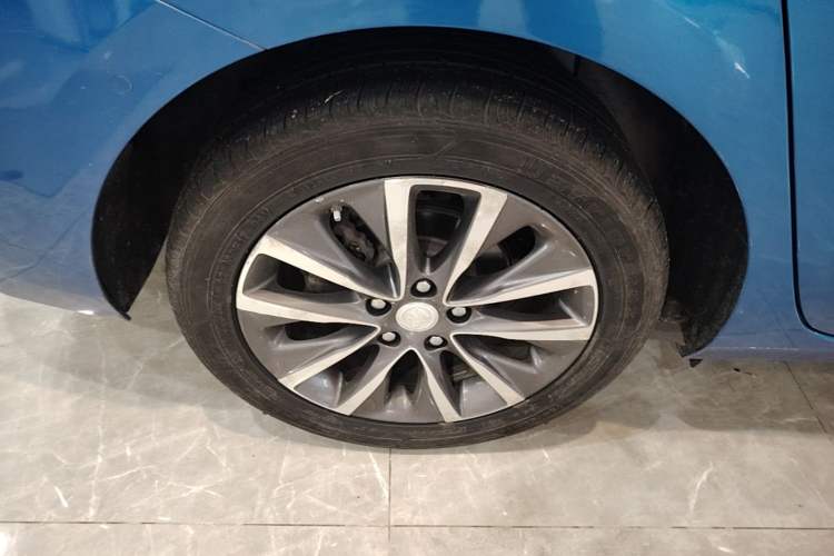 Used Buick GL6 2018 18T 6-Seater Prestige Model Right Rear Wheel Hub