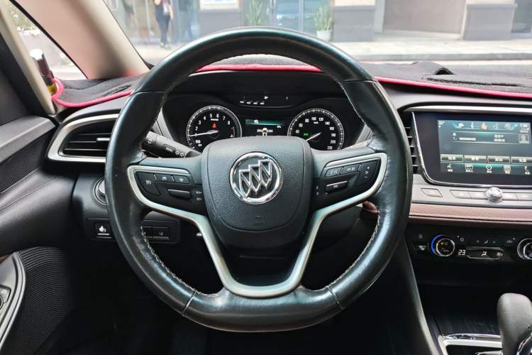 Used Buick GL6 2018 18T 6-Seater Prestige Model Steering Wheel