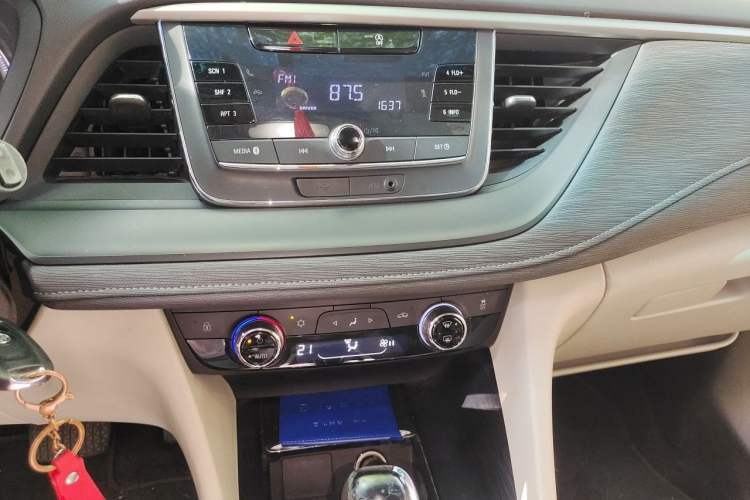 Used Buick GL6 2018 18T 5-Seater Elite Version Audio And AC Panel