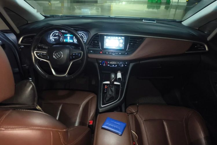 Used Buick GL6 2018 18T 6-Seater Prestige Model Center Console