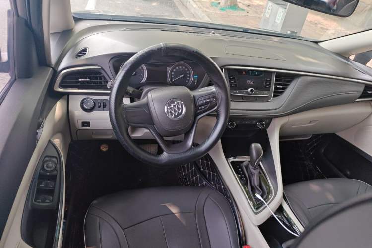 Used Buick GL6 2018 18T 6-Seater Elite Model Center Console