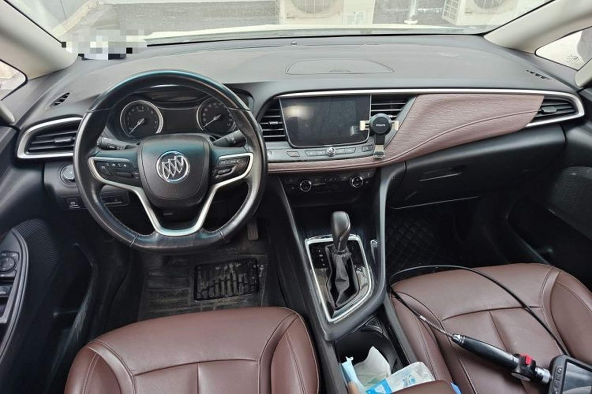 Used Buick GL6 2018 18T 6-Seater Prestige Model Center Console