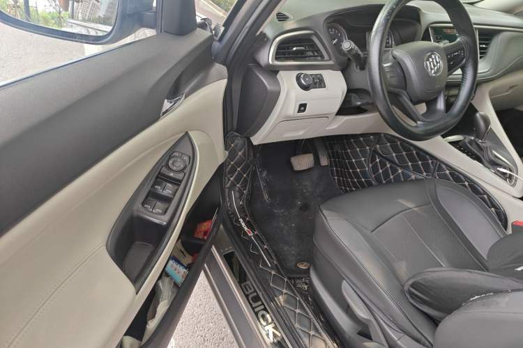 Used Buick GL6 2018 18T 6-Seater Elite Model Driver Seat