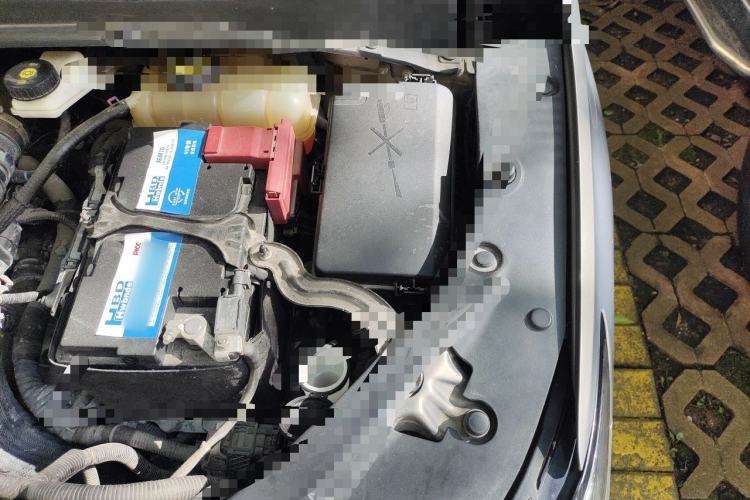 Used Buick GL6 2018 18T 5-Seater Elite Version Engine Bay Left