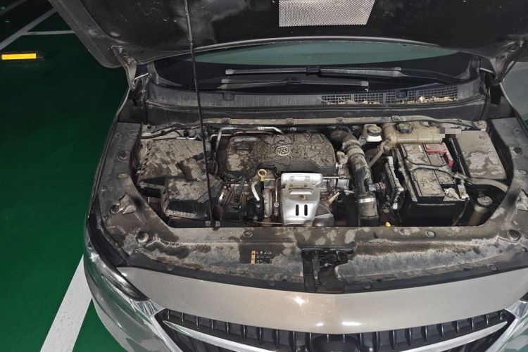 Used Buick GL6 2018 18T 6-Seater Prestige Model Engine Bay Right