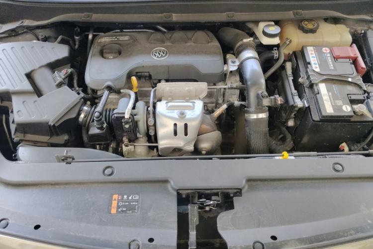 Used Buick GL6 2018 18T 6-Seater Prestige Model Engine Bay