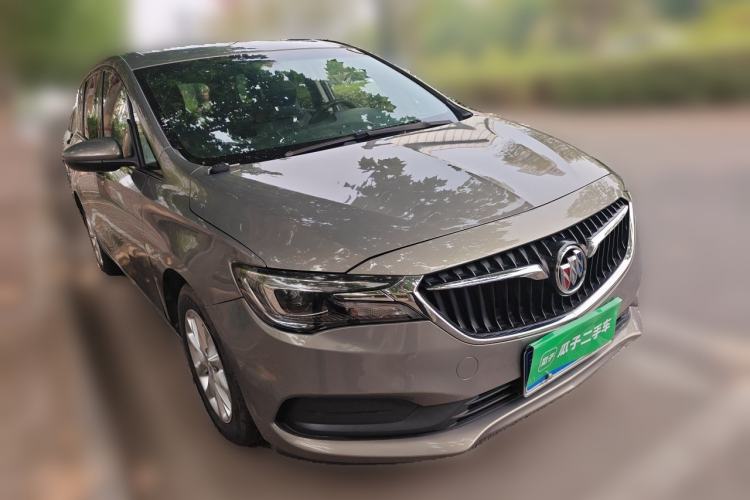 Used Buick GL6 2018 18T 6-Seater Elite Model Front Right 45 Deg