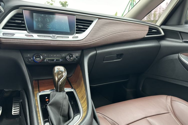 Used Buick GL6 2018 18T 6-Seater Prestige Model Gear Lever