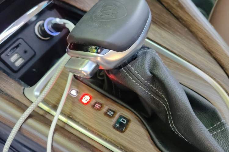 Used Buick GL6 2018 18T 6-Seater Prestige Model Gear Lever
