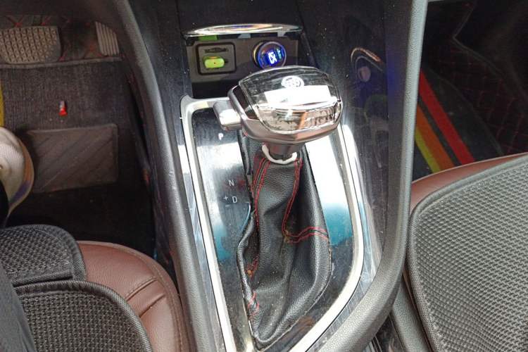 Used Buick GL6 2018 18T 6-Seater Luxury Model Gear Lever