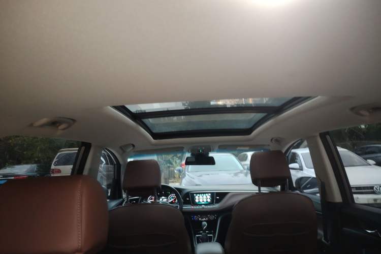 Used Buick GL6 2018 18T 6-Seater Luxury Model Headliner