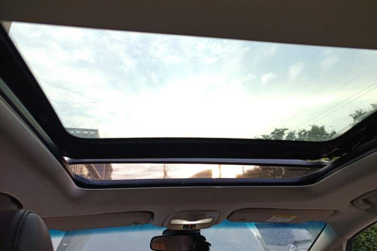 Used Buick GL6 2018 18T 6-Seater Luxury Model Headliner
