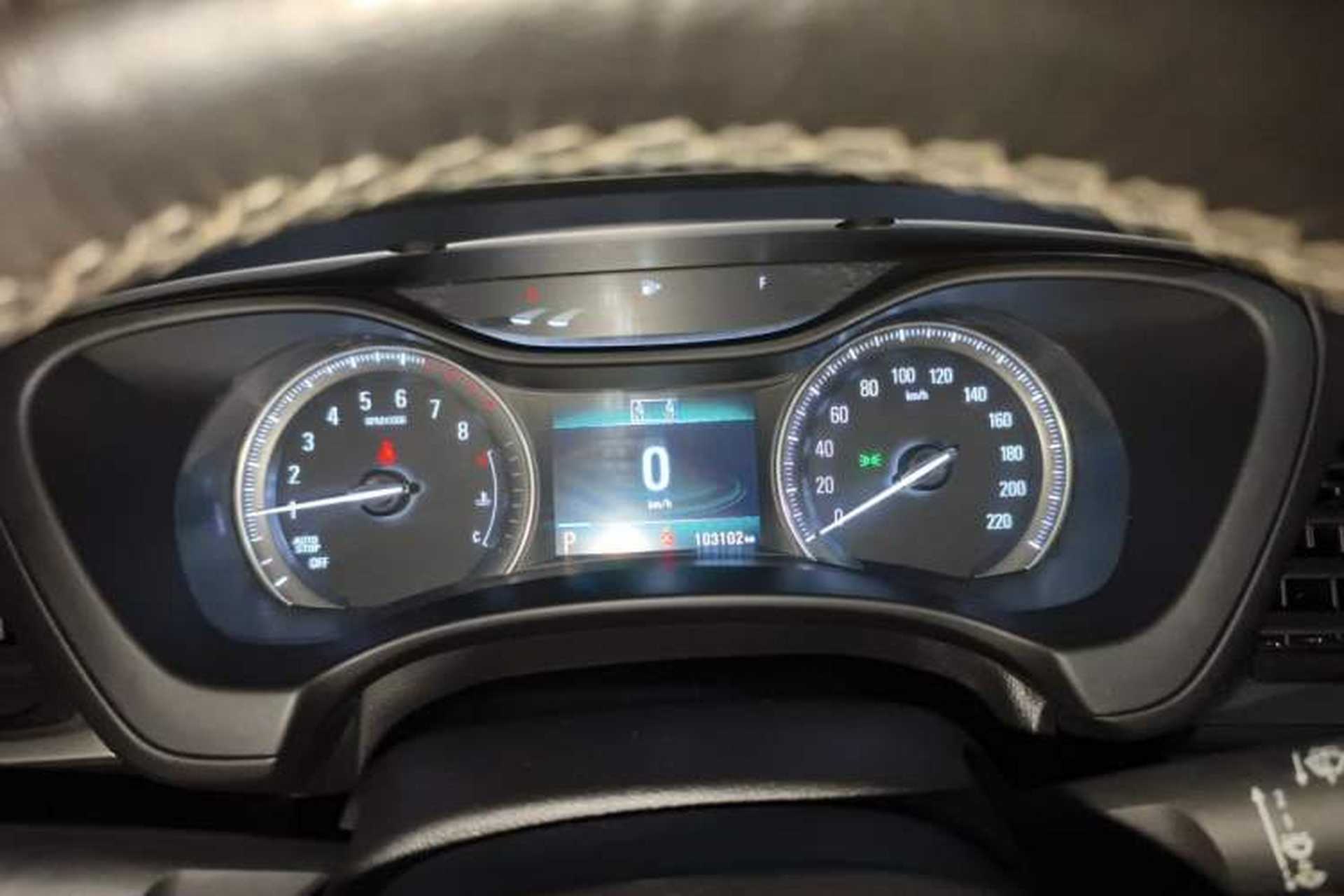 Used Buick GL6 2018 18T 6-Seater Prestige Model Instrument Cluster