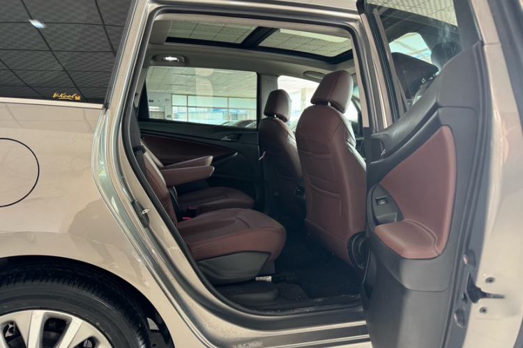 Used Buick GL6 2018 18T 6-Seater Prestige Model Interior 12
