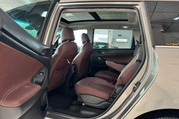 Used Buick GL6 2018 18T 6-Seater Prestige Model Interior 13