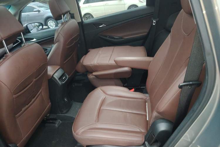 Used Buick GL6 2018 18T 6-Seater Luxury Model Interior 4