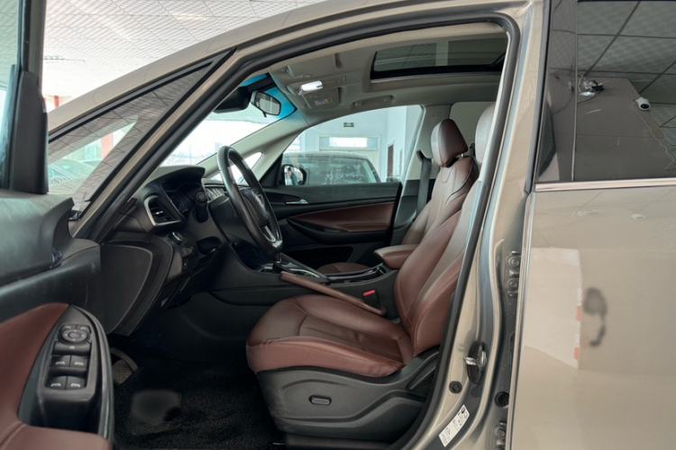 Used Buick GL6 2018 18T 6-Seater Prestige Model Interior 6