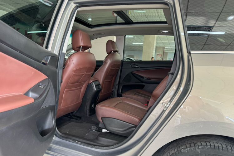 Used Buick GL6 2018 18T 6-Seater Prestige Model Interior 8