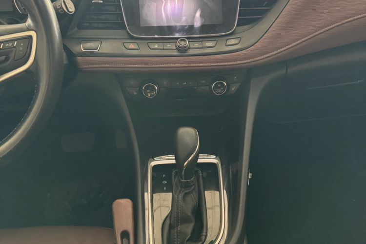 Used Buick GL6 2018 18T 6-Seater Prestige Model Interior 9