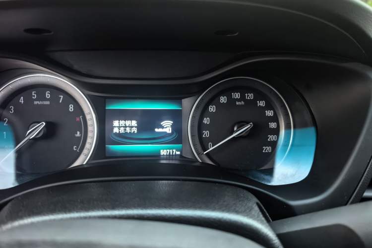 Used Buick GL6 2018 18T 6-Seater Luxury Model Odometer Close Up