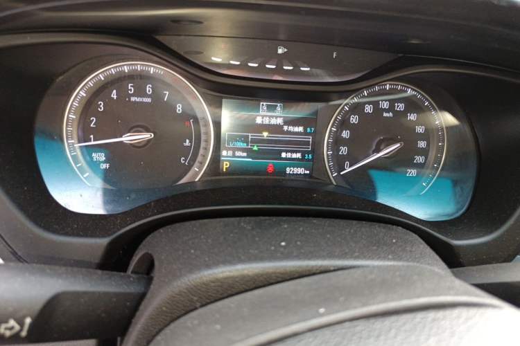 Used Buick GL6 2018 18T 6-Seater Luxury Model Odometer Close Up