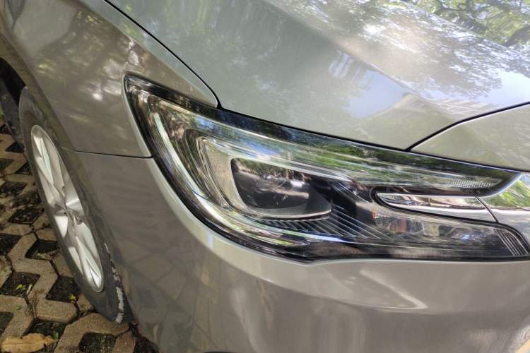 Used Buick GL6 2018 18T 5-Seater Elite Version Right Front Headlight