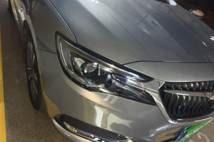 Used Buick GL6 2018 18T 6-Seater Prestige Model Right Front Headlight