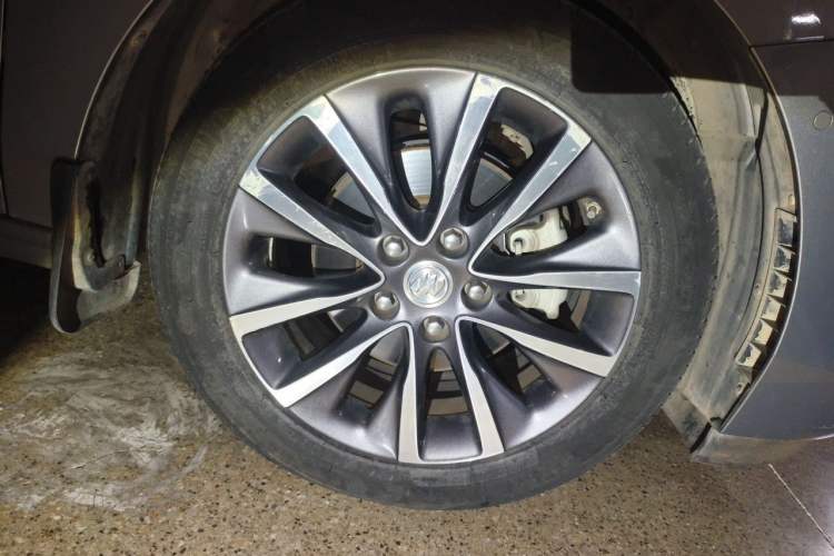 Used Buick GL6 2018 18T 6-Seater Prestige Model Right Front Wheel Hub