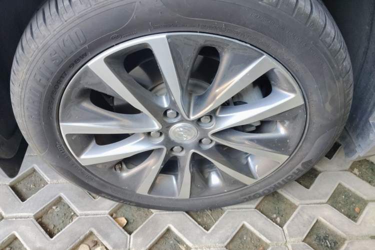 Used Buick GL6 2018 18T 6-Seater Prestige Model Right Front Wheel Hub