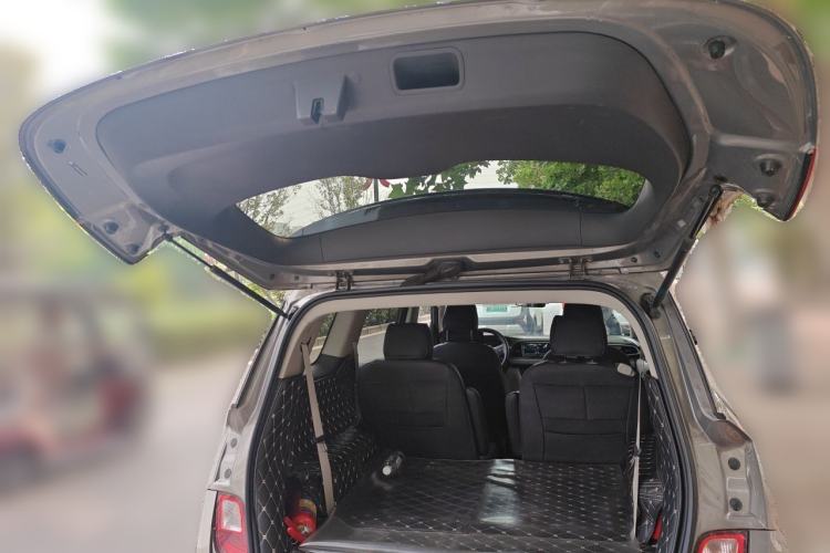 Used Buick GL6 2018 18T 6-Seater Elite Model Trunk