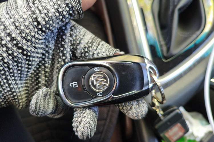 Used Buick GL6 2018 18T 6-Seater Luxury Model Vehicle Key